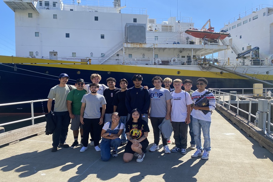2022-2023 EOP Summer Bridge Group Photo
