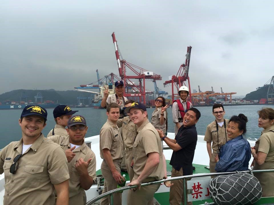 Students on an IE Trip to Japan